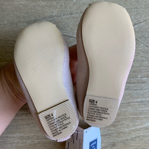 👧🏼NEW🎀 Shimmer Ballet Flats - Picture 4 of 7